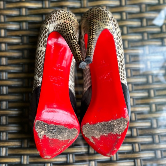 CHRISTIAN LOUBOUTIN snake skin, metal toe platform pumps - Picture 8 of 8